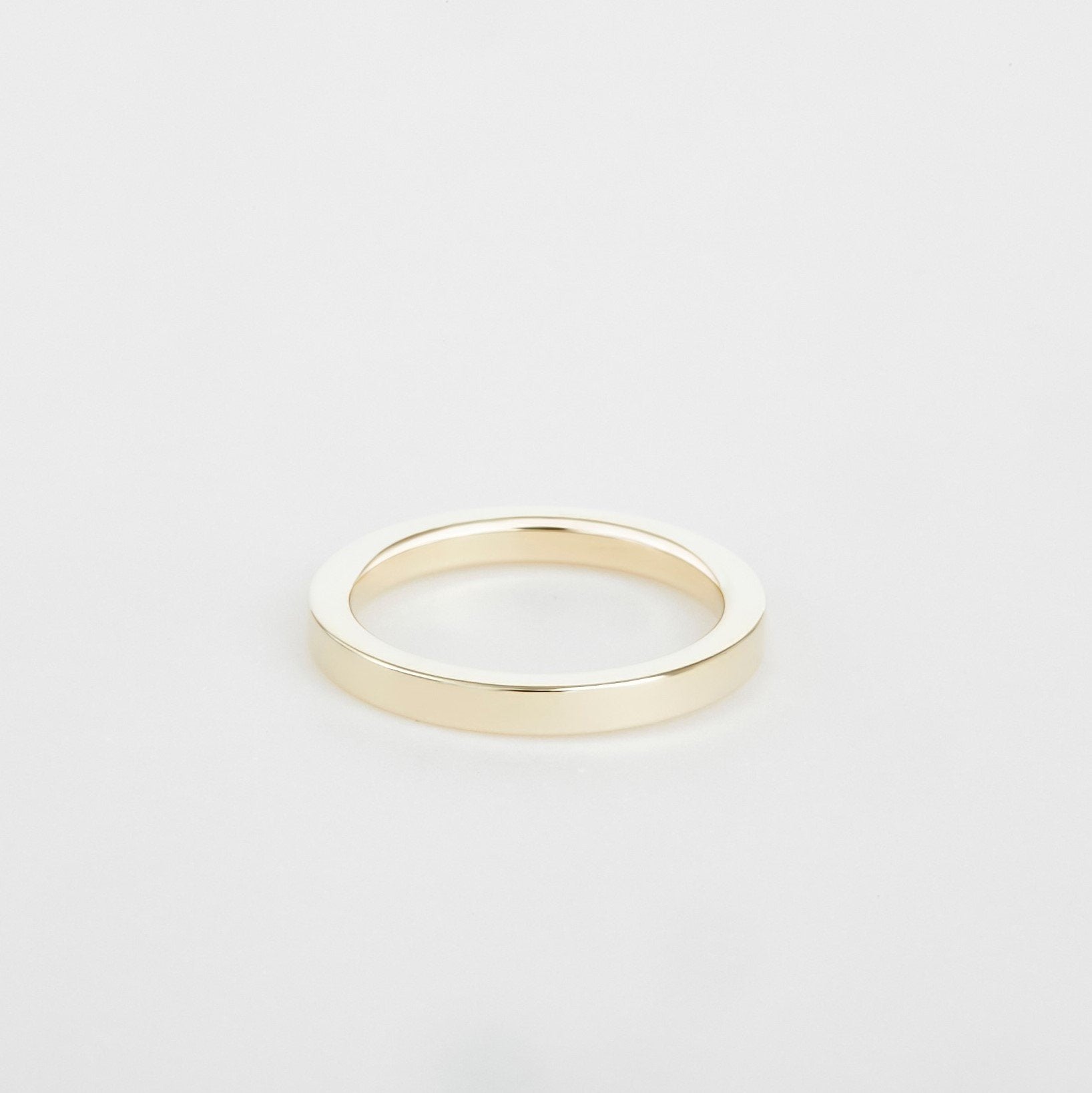 womens flat yellow gold wedding band