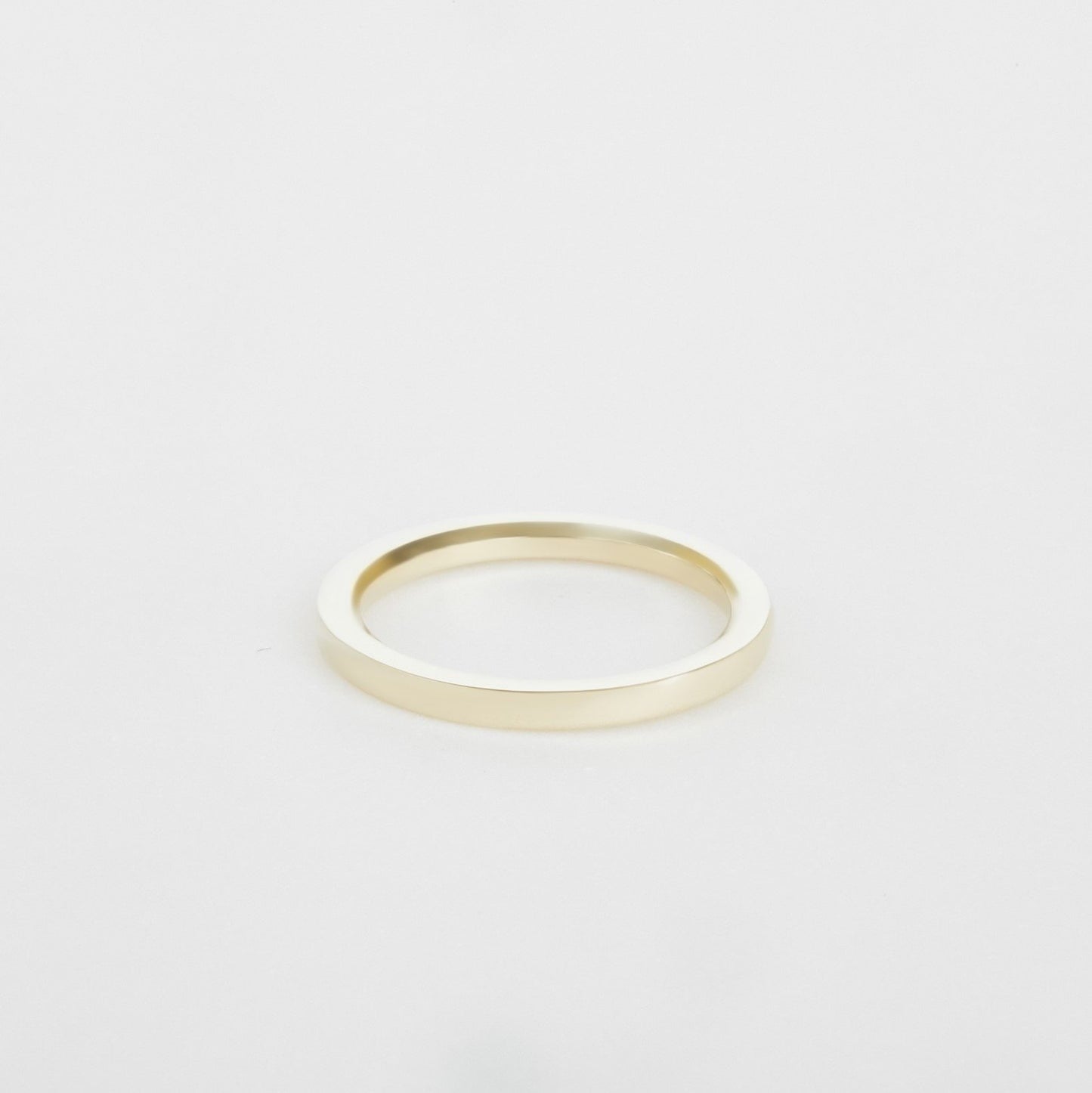 womens flat yellow gold wedding band