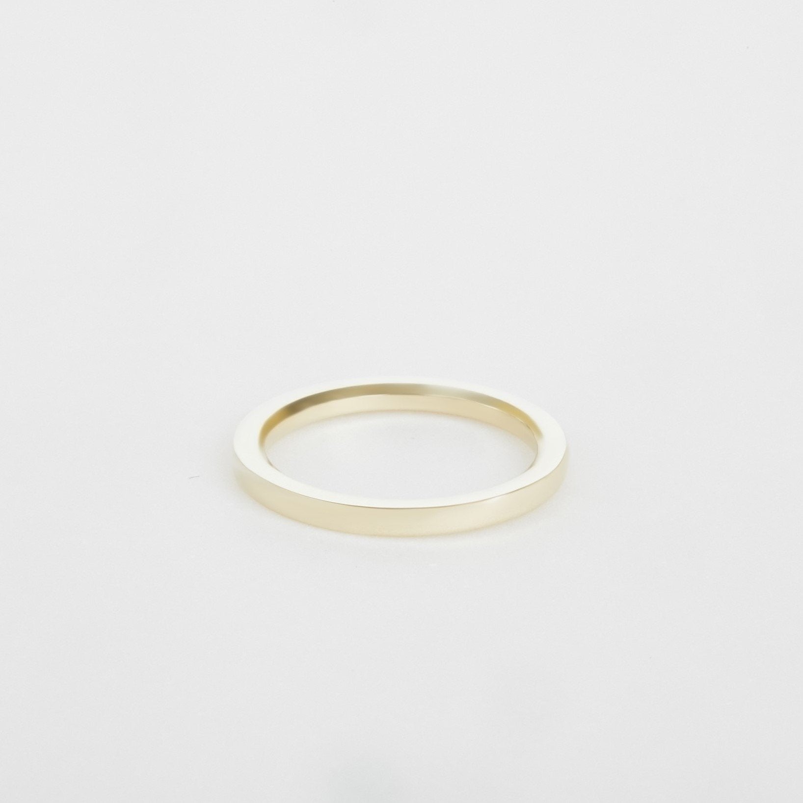 womens flat yellow gold wedding band