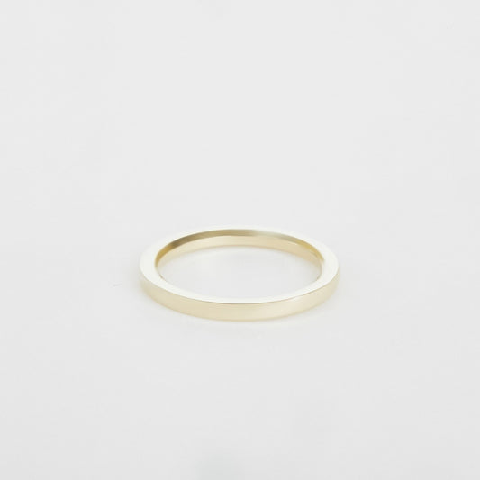 womens flat yellow gold wedding band